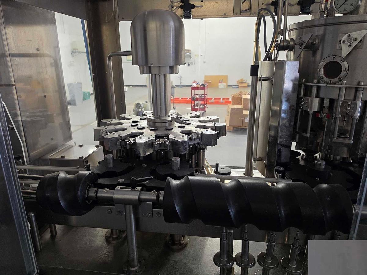 Used Used GAI 3003A Bier 12 valve counter pressure filling line