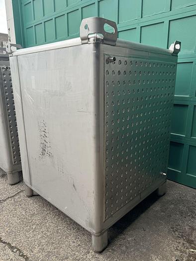 Used (2) Hoover 3000L / 795 Gallon Tote Tanks