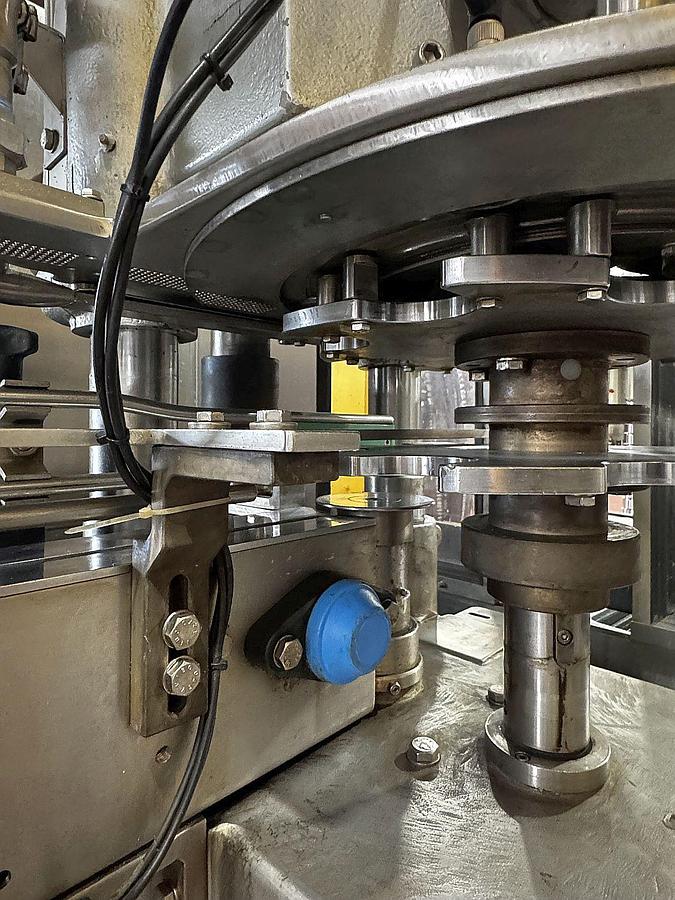 Used Comac 8/1 Can Filler/ Seamer