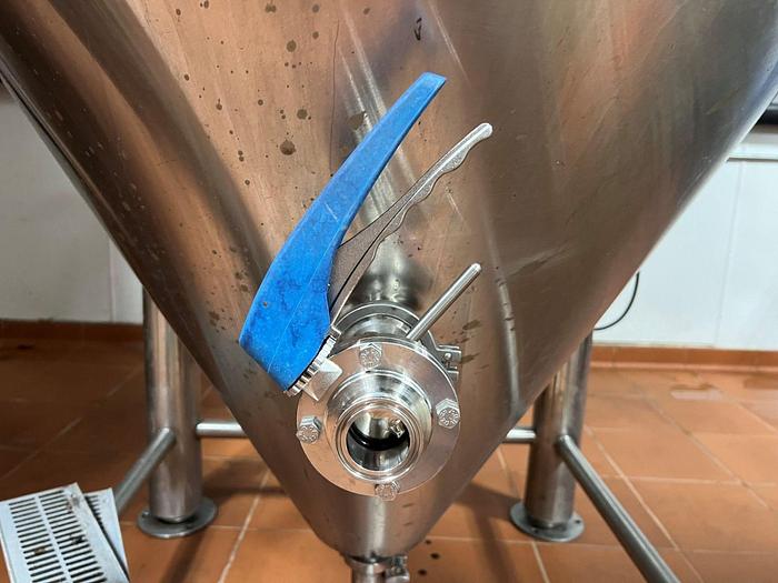 Used Used 15 bbl Apex Brewing Unitank Fermenter