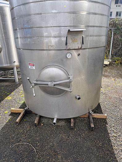 Used USed 2520 Gallon Jacketed fermenter/ storage tank