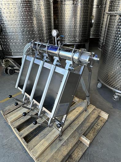 Used Used Criveller manual carbonated bottle filler - 4 head