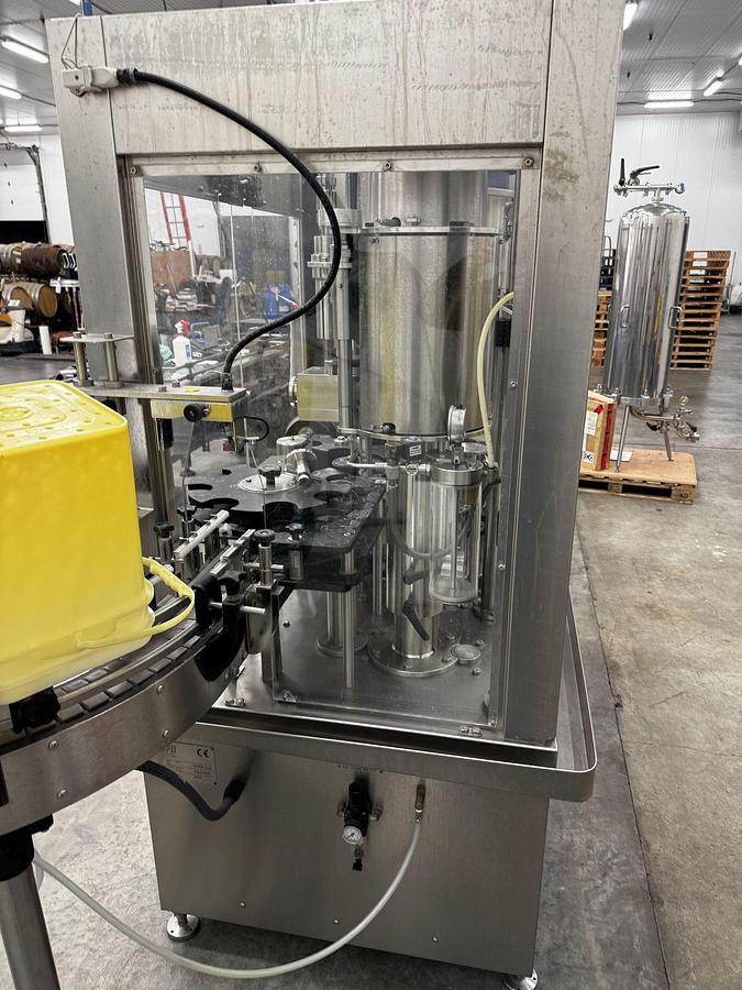Used Used GAI 1301 Monoblock filling line for non carbonated beverage products