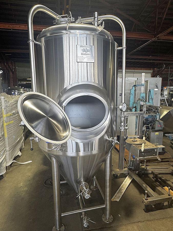 Used (4) available BSV 7 bbl/ 217 Gal Unitank Fermenters