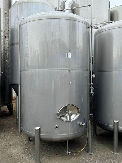 Used Used Interior Stainless Mfg 1250 Gal / 40bbl single wall storage tanks