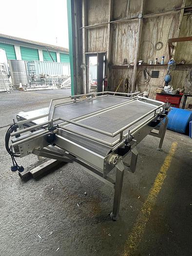 Used Used 9' Bidirectional Accumulation Table