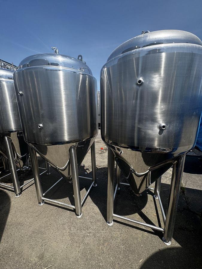 Used (3) Available - Used 7bbl / 217 Gal conical jacketed Glacier Tank fermenters