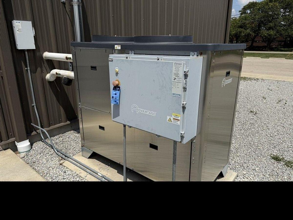 Used Used Advantage 10 HP packaged outdoor glycol chiller - 2019