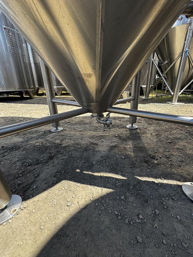 Used (1) Available - Newlands NSI 30 bbl / 930Gal Jacketed Fermenter