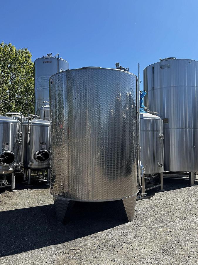 Used (1) Available - Used Letina 8750L/ 2312 Gal jacketed storage/ fermenter