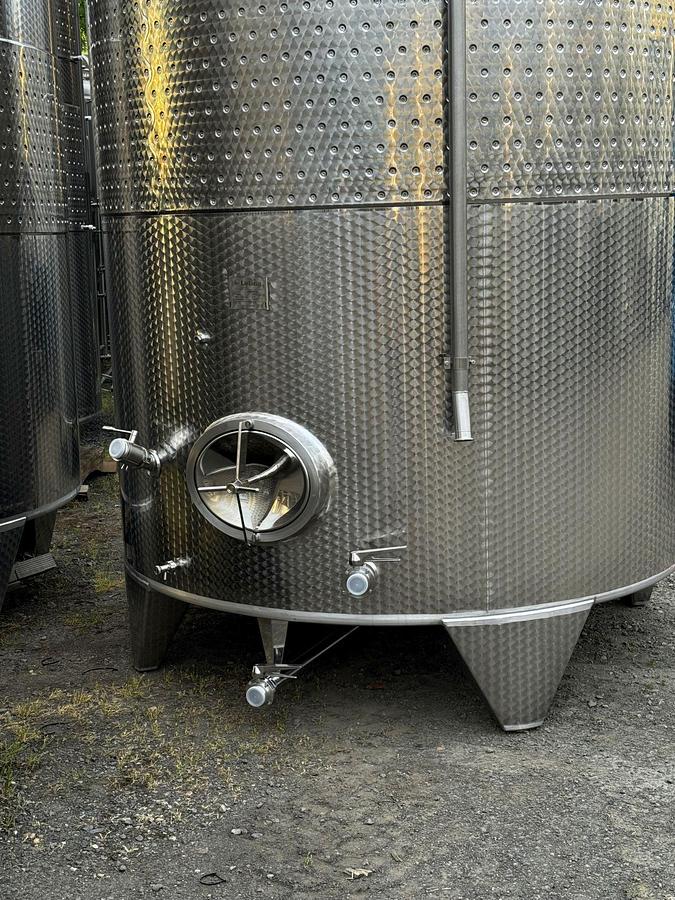 New Stock Letina 24800L / 6550 Gallon jacketed fermenter/bulk storage blending tank