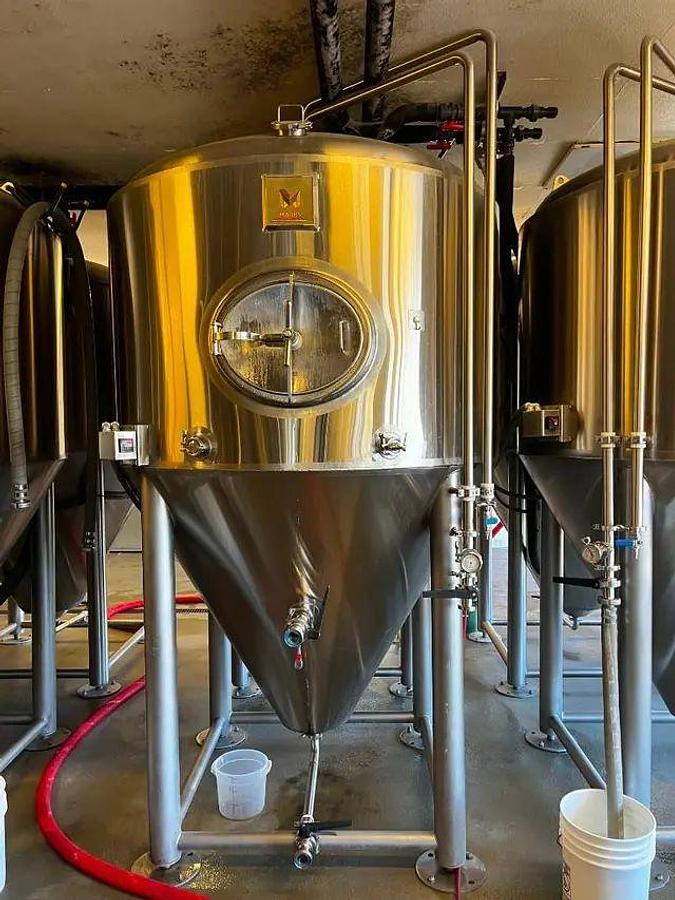 Used (9) Available - Used Marks Fabrication 20 bbl/ 620 Gal unitank fermenter