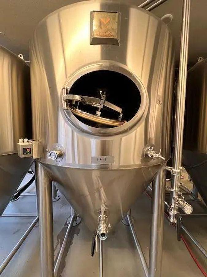 Used (9) Available - Used Marks Fabrication 20 bbl/ 620 Gal unitank fermenter