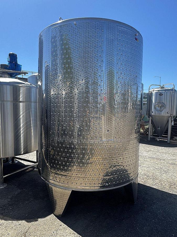 Used (1) Available - Used Letina 8750L/ 2312 Gal jacketed storage/ fermenter