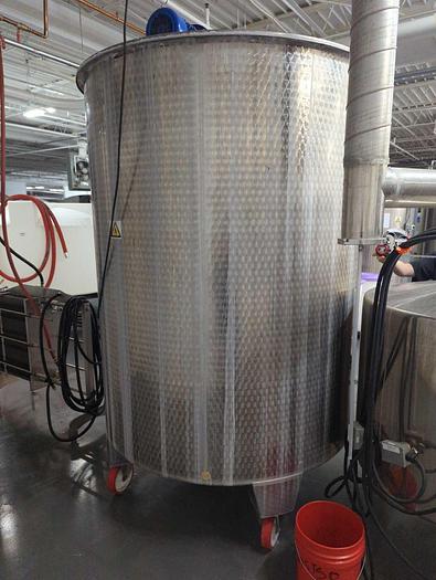 Used Used Letina 4000L / 1056Gal single wall mix tank with wheels