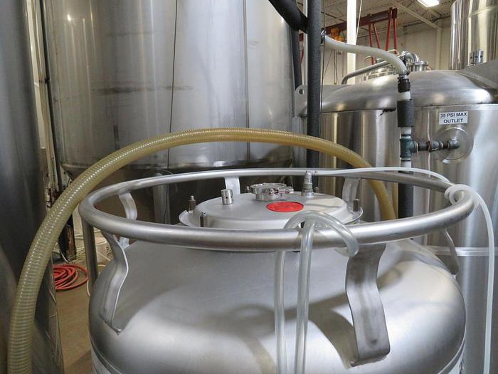 Used Used Shafer 264 Gallon single wall brite tank