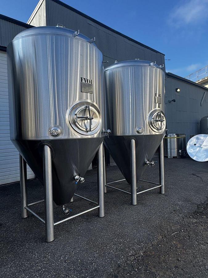 Used (4) available - Used PBST Pacific Brew 30 bbl / 930Gal Unitank Fermenter
