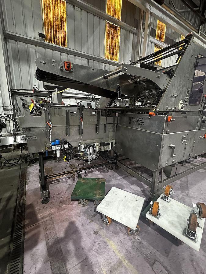 Used Used Switchback model AI-2H BP200 Brewpack 200 high speed cartoner