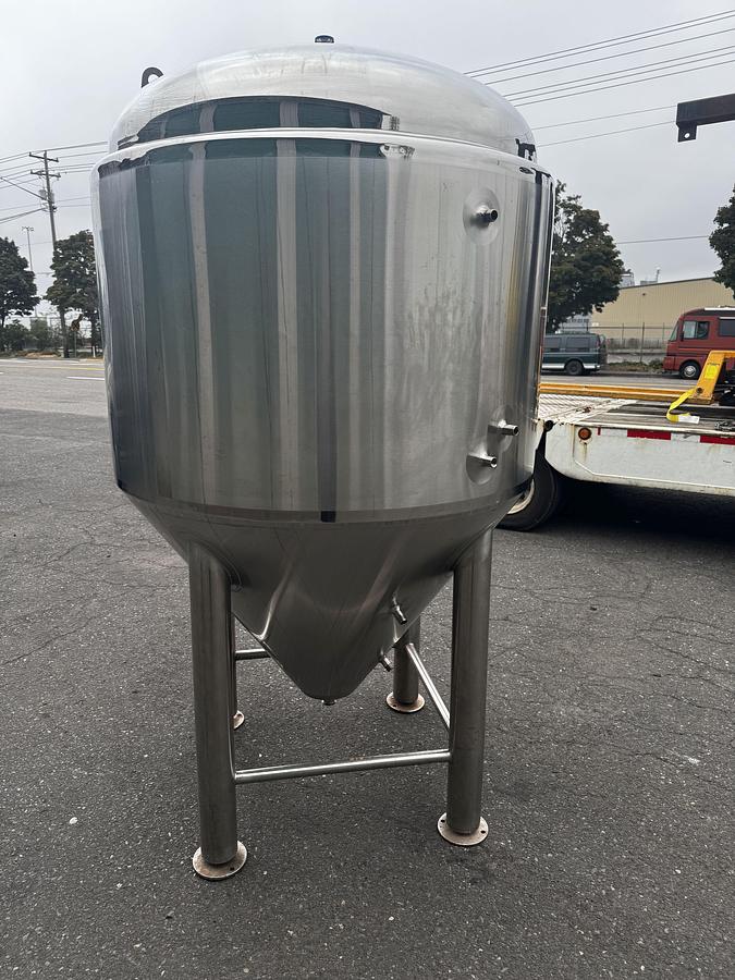 Used Used Stout 10 bbl/ 310Gal Fermenter storage tank