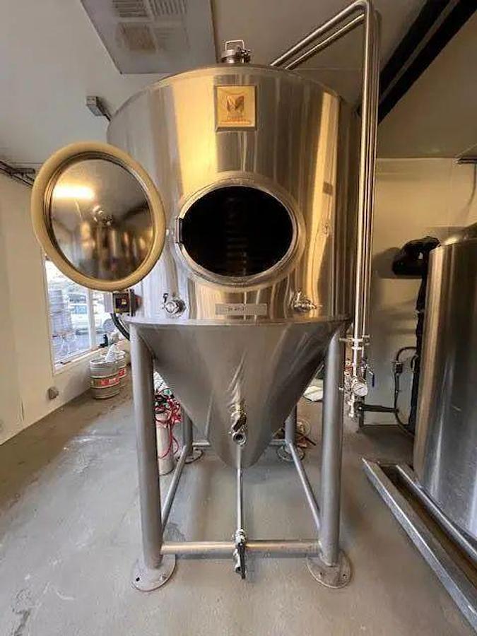 Used (9) Available - Used Marks Fabrication 20 bbl/ 620 Gal unitank fermenter