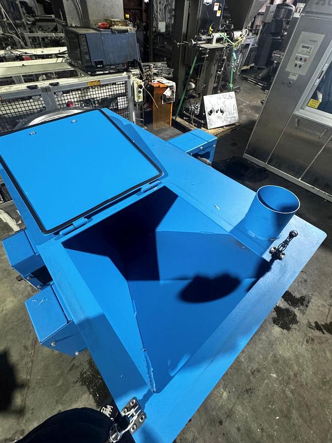 Used RMS 2 roll mill with bulk/super sack frma and infeed attachment