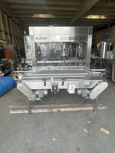 Used Used 9' Bidirectional Accumulation Table