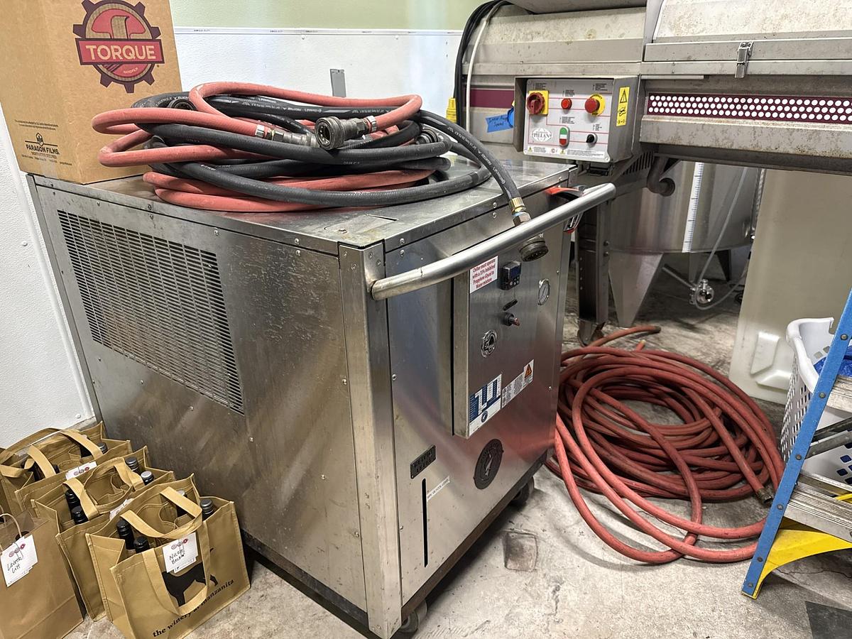 Used Used G&D 3/6 Fire and Ice portable chiller/ heater