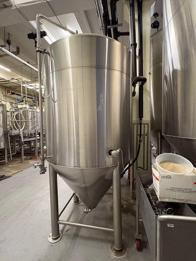 Used (2) Available - Used JV Northwest 20 bbl / 620 Gallon Jacketed Unitank fermenter