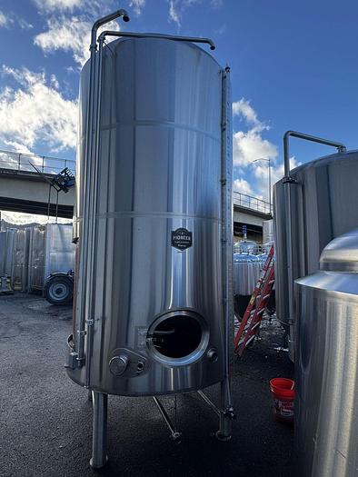 Used Used Pioneer 65 bbl Insulated tank with heat (2) heat Panels