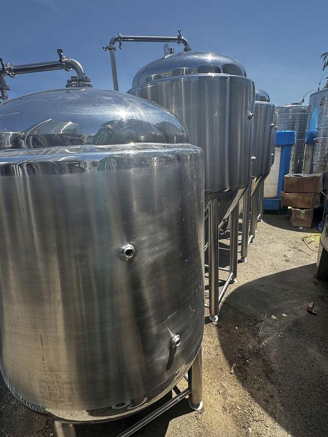 Used (1) available - Used 7bbl / 217 Gal Glacier Tank jacketed brite tank