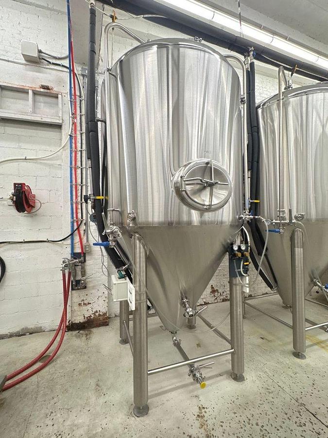 Used Used Glacier 30 bbl / 930Gal Unitank Fermenter