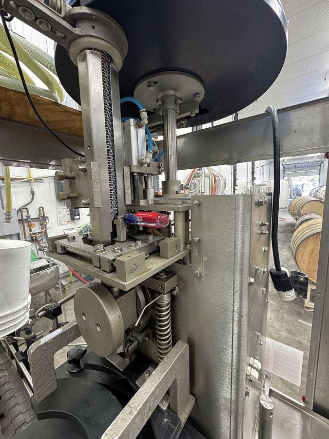 Used Used GAI 1301 Monoblock filling line for non carbonated beverage products