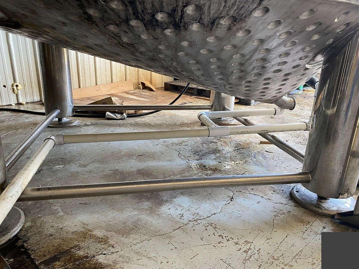 Used (2) available -Glacier 4100 Gallon jacketed brite/storage tanks