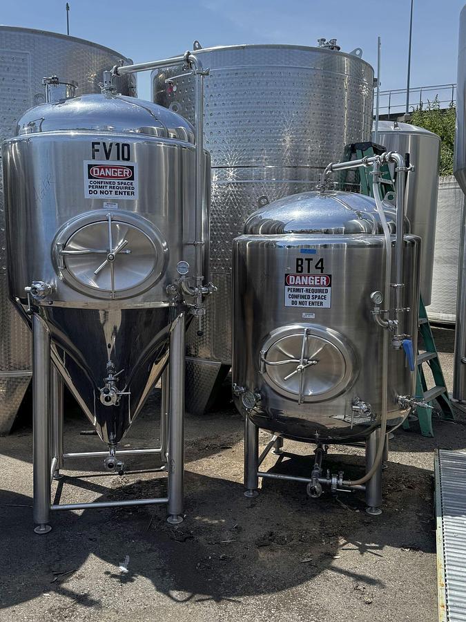 Used (3) Available - Used 7bbl / 217 Gal conical jacketed Glacier Tank fermenters