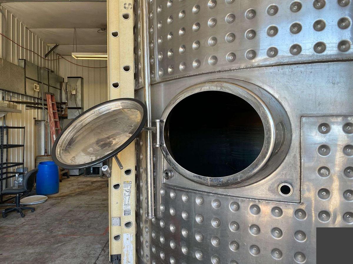 Used (2) available -Glacier 4100 Gallon jacketed brite/storage tanks