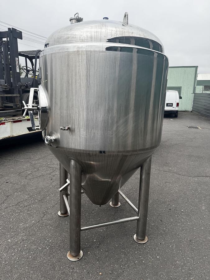 Used Used Stout 10 bbl/ 310Gal Fermenter storage tank