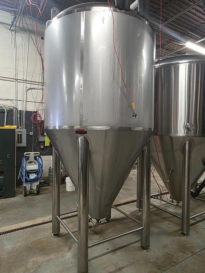 Used (1) Available - Used ABT 30 bbl/ 930 Gallon jacketed unitank fermenter / storage vessel