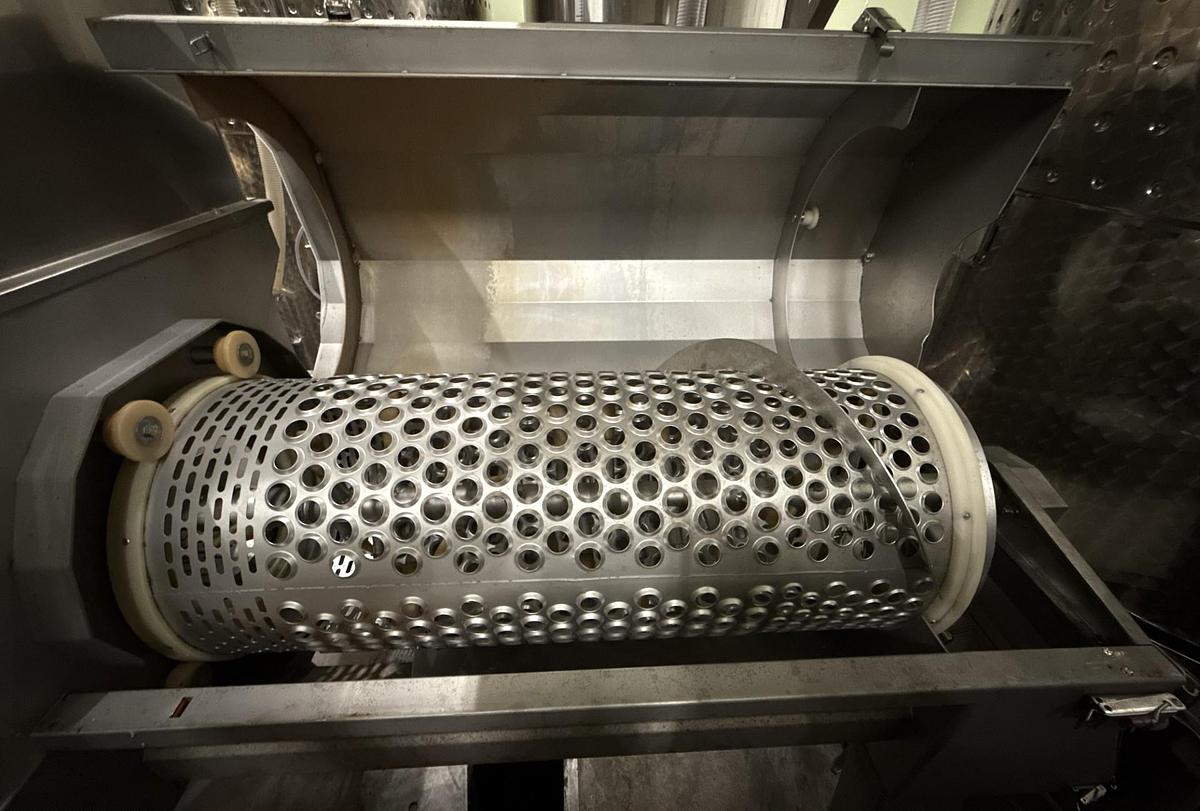 Used Used Vintner 60 destemmer crusher