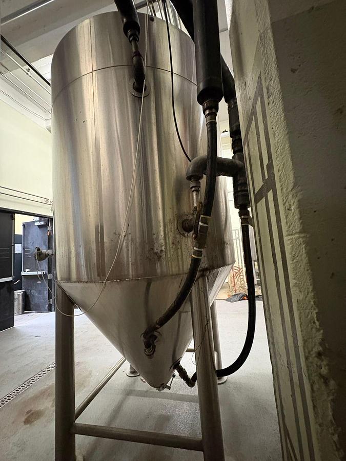 Used (2) Available - Used JV Northwest 20 bbl / 620 Gallon Jacketed Unitank fermenter