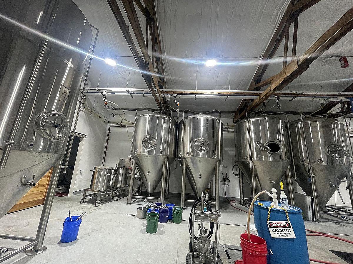 Used (6) Available - Used 40 bbl / 1240 Gal Jacketed Fermenter / Storage Tank