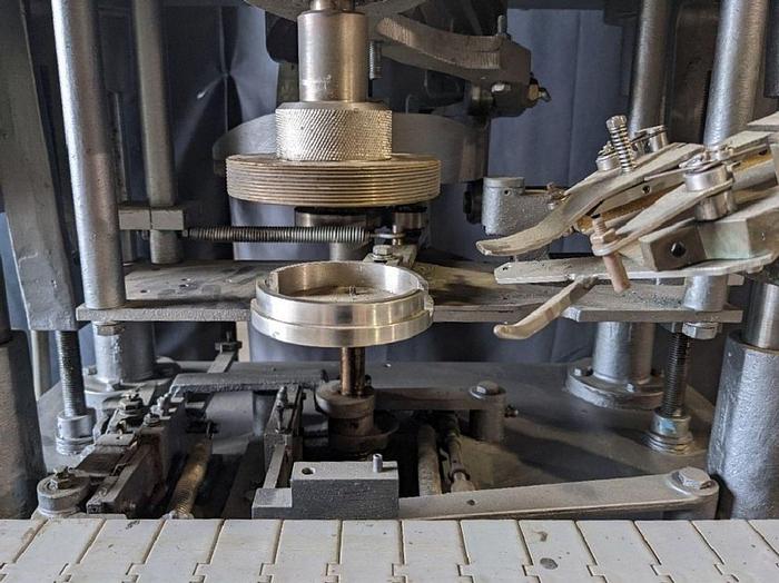 Used Resina Model S-41 Capper