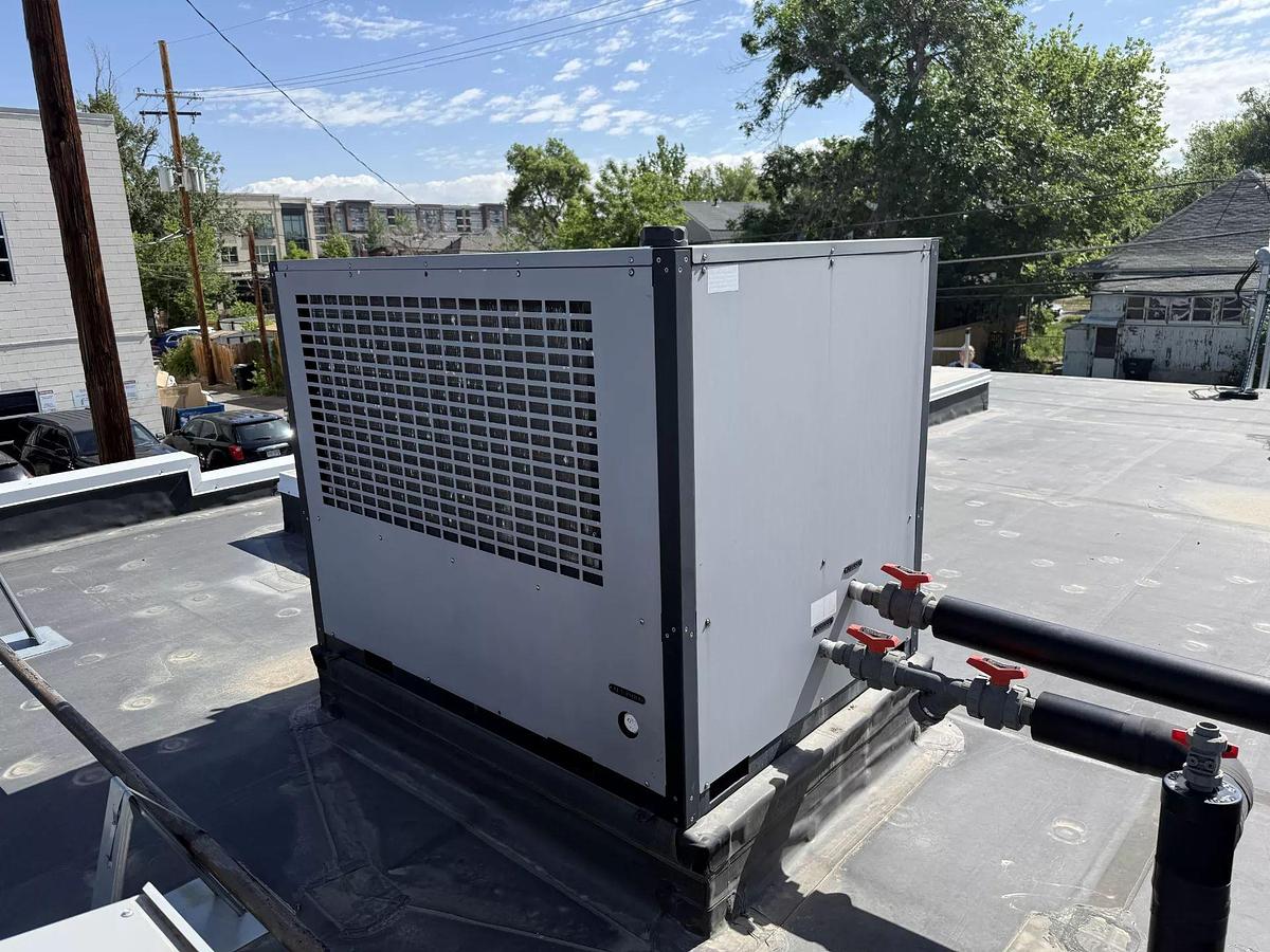 Used Used G&D GD-7H glycol chiller