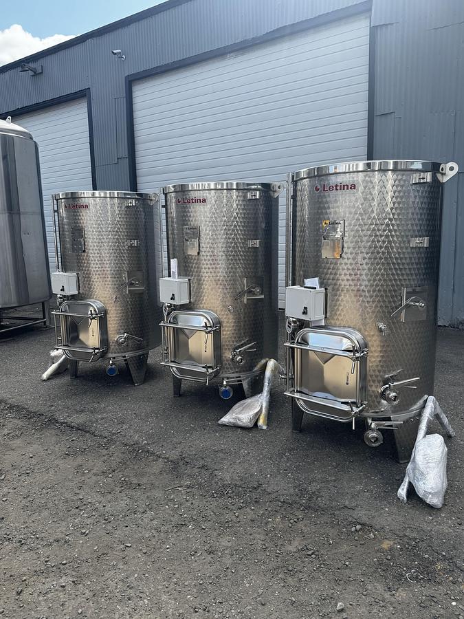 (3) available - New Stock Letina 1050L / 277 Gal VC jacketed fermenter