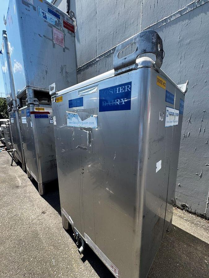 Used Hoover 550 Gallon IBC Stackable Tote Tanks