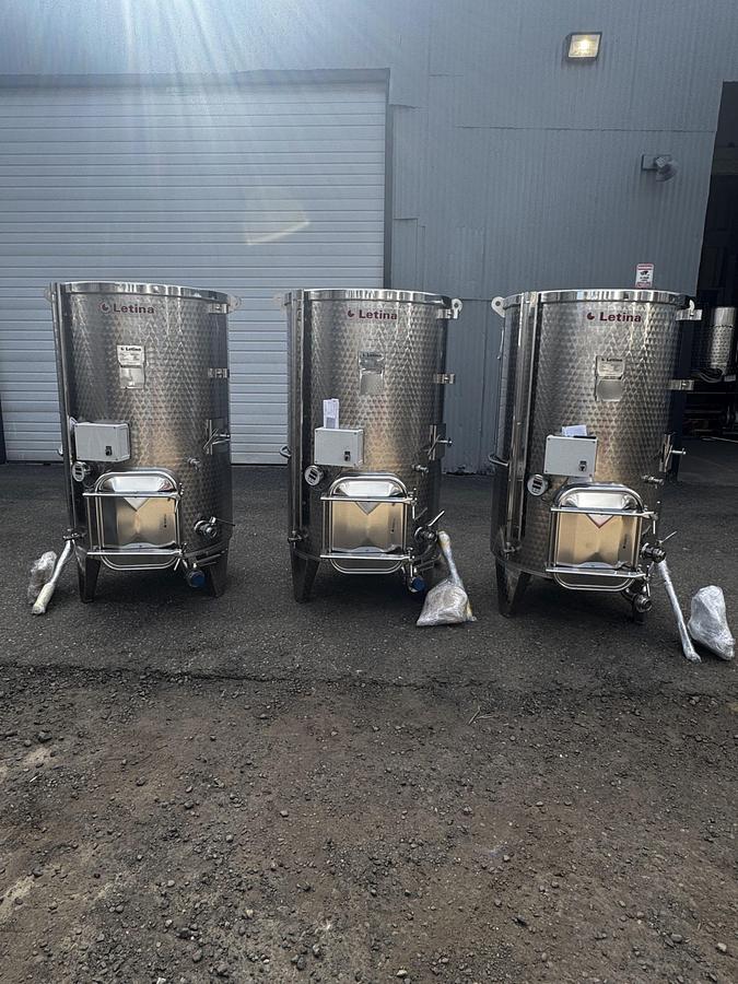 (3) available - New Stock Letina 1050L / 277 Gal VC jacketed fermenter