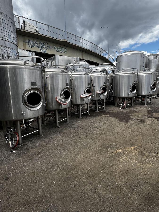 Used (6) Available - Used CGT 10 bbl / 310 Gallon Jacketed Brite Tanks