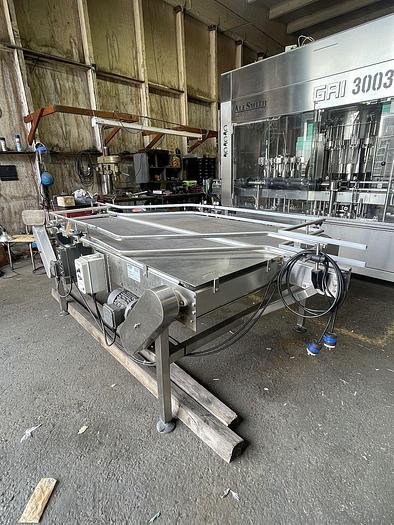 Used Used 9' Bidirectional Accumulation Table