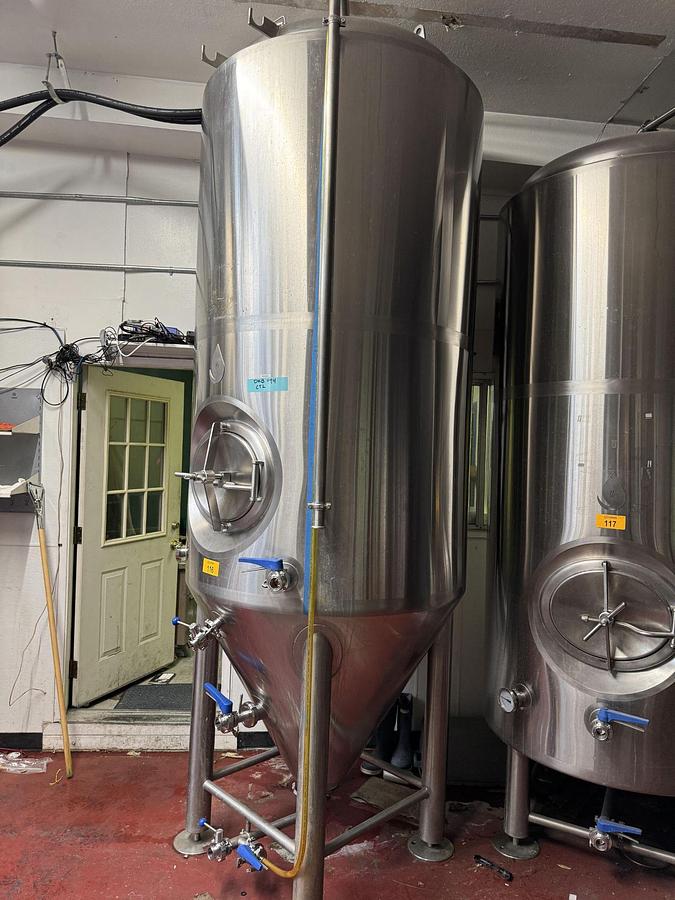 Used (3) Available - Used Deutsche Beverage 15 bbl / 465Gal Jacketed Conical Fermenters