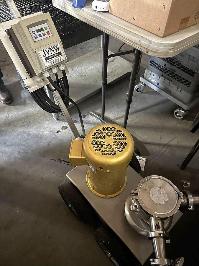 Used Used 2" US-FIP flexible Impeller Pump With Cart And VFD