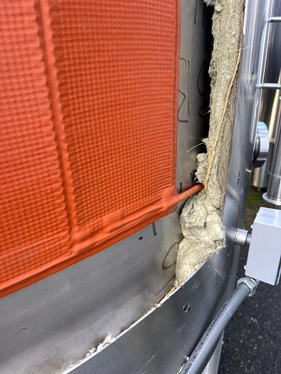 Used Used Pioneer 65 bbl Insulated tank with heat (2) heat Panels
